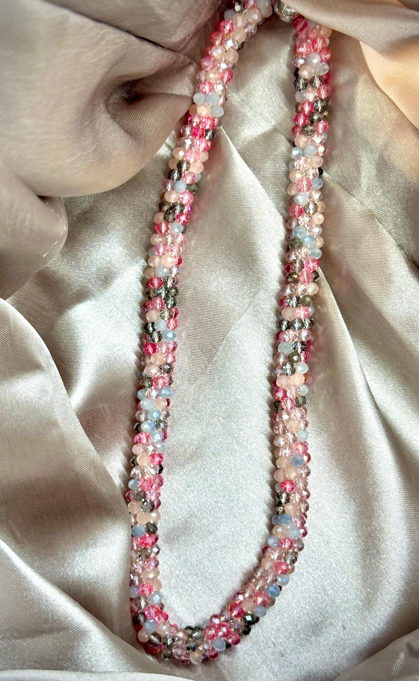 Magnetic Sparkle Neckpiece – Crystal Beads