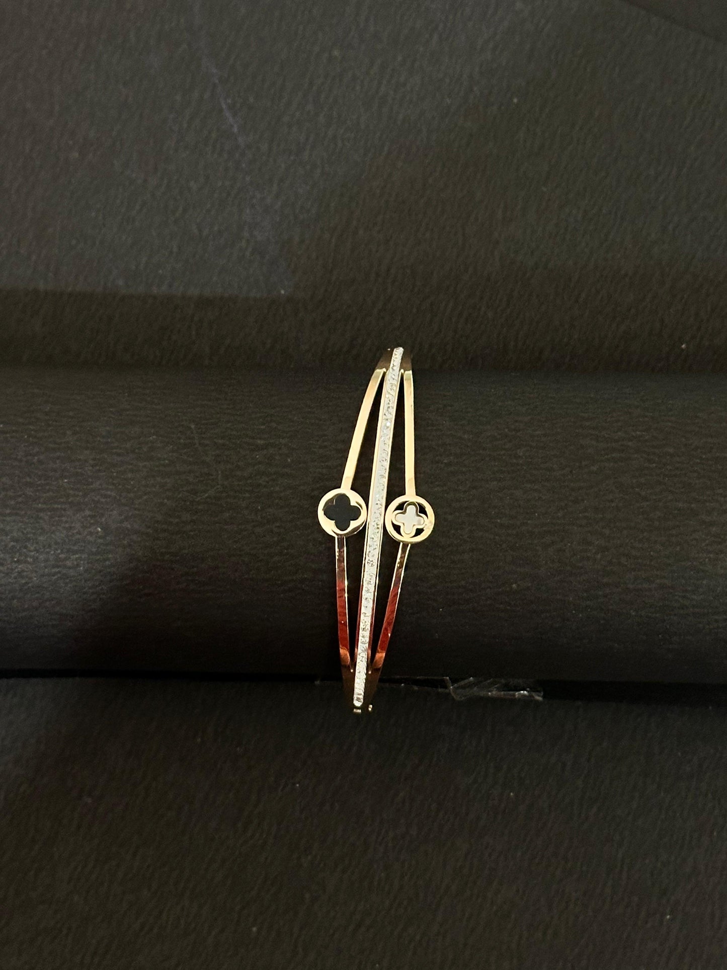 Elegant Clover Bloom Bangle