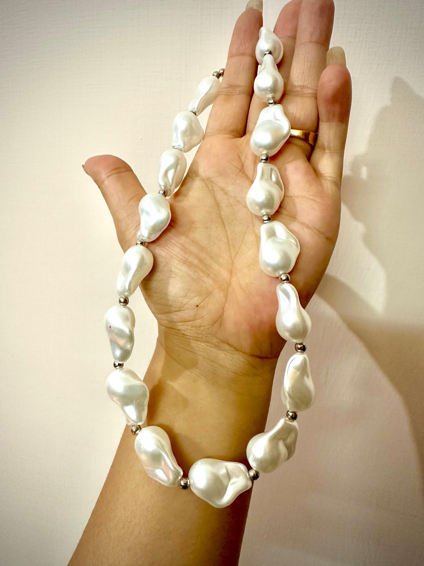 Luminous Baroque Pearl Choker Set