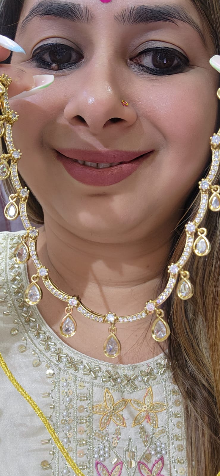 NOOR 10 - AD SET WITH WHITE STONE