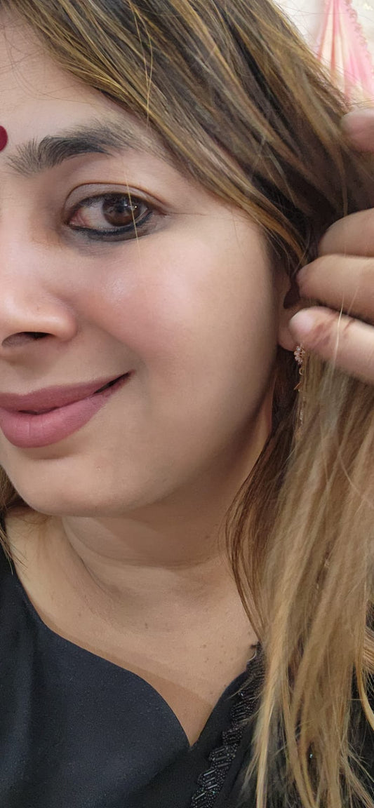 J18 - Elegant Latkan Earring