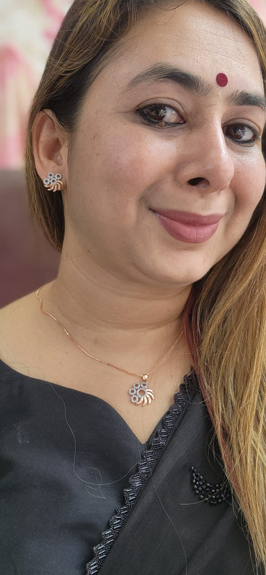 J2 - Circle - Leaf Pandant Set - Unique Design Rose Gold