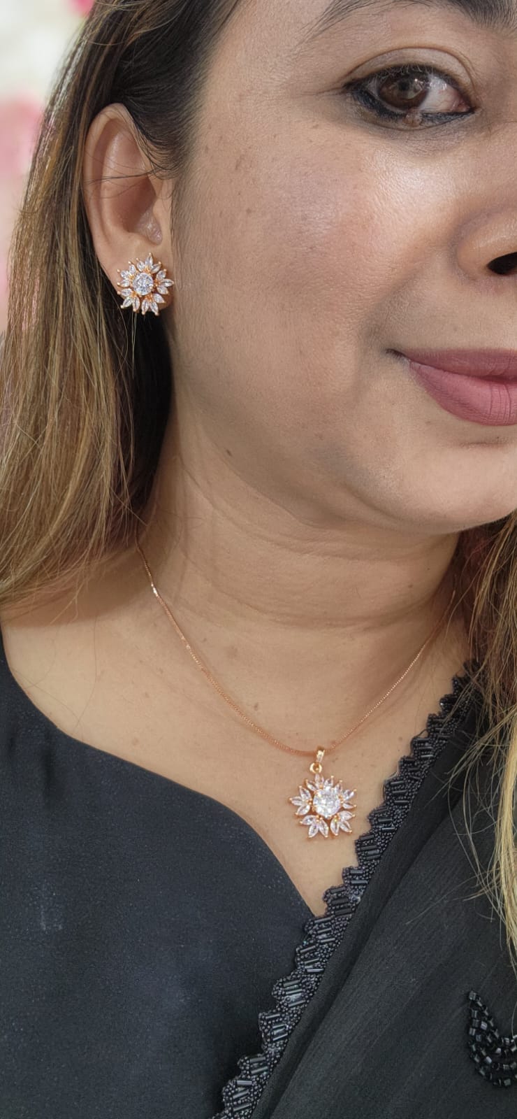 J4 - Beautiful Star Design + Pearl in Center Pendant Set