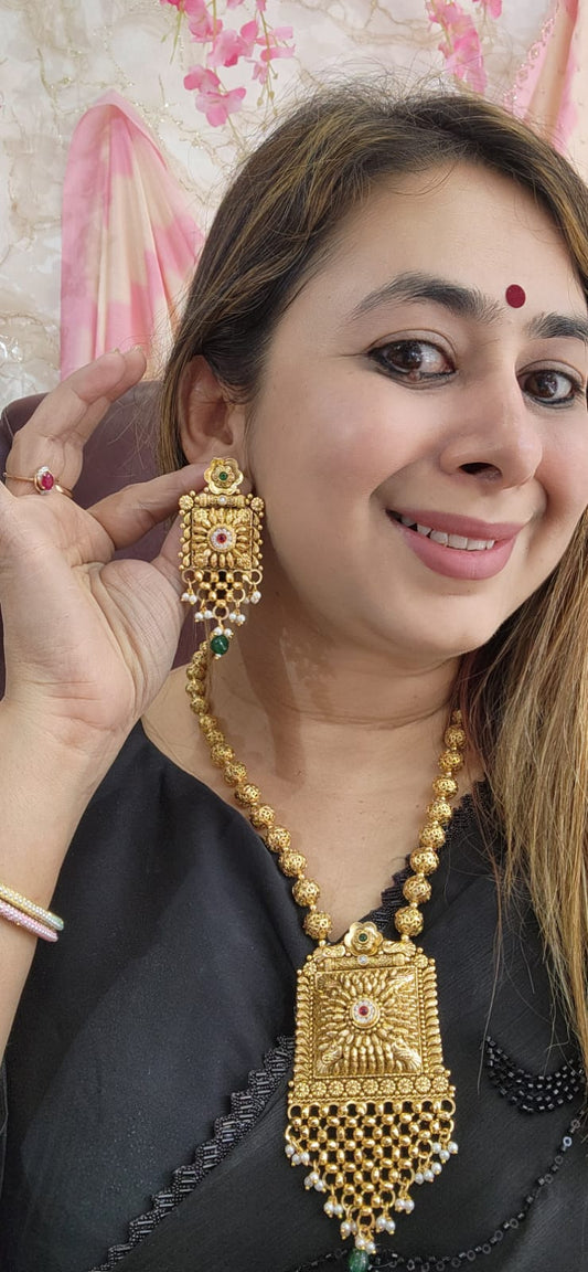 J7 - Matar Mala Pendant Set