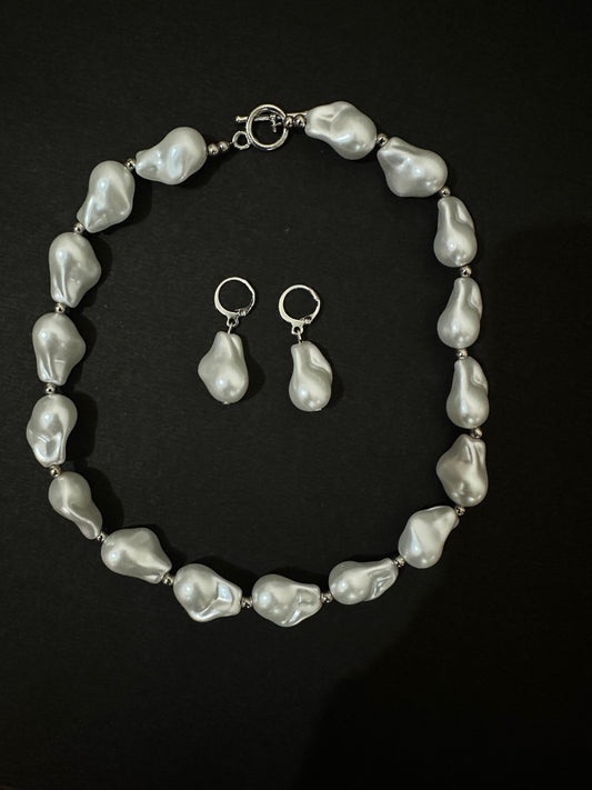 Luminous Baroque Pearl Choker Set