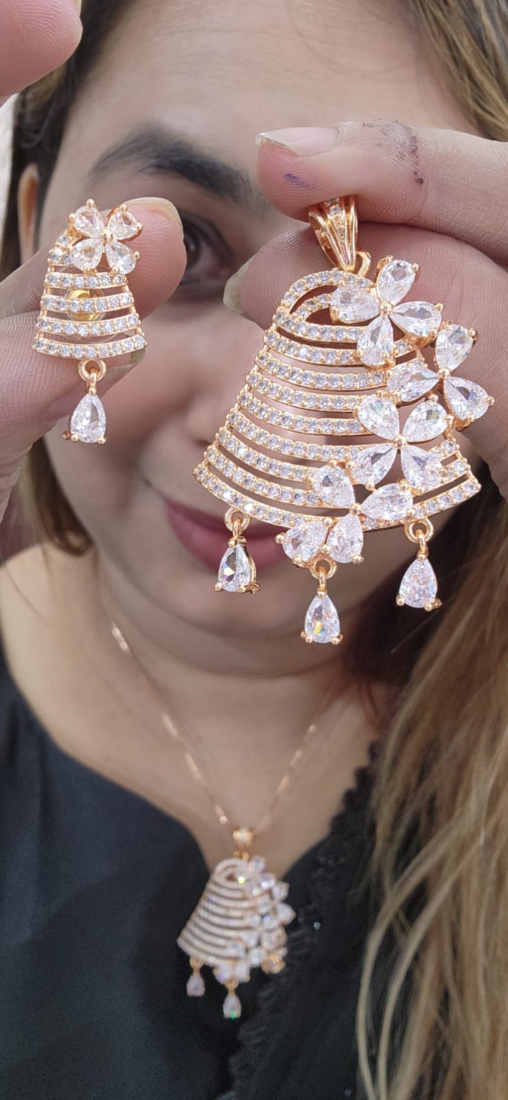 J16 - Bell Design - Beautiful Pendant Set | Rose Gold - Rich Look