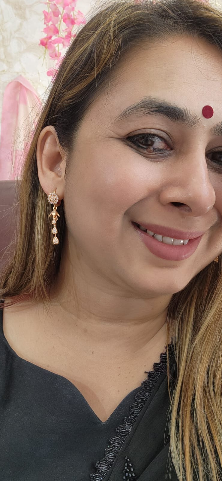 J18 - Elegant Latkan Earring