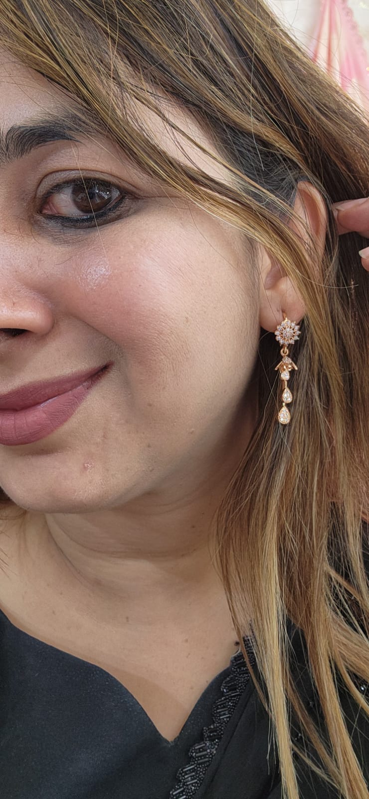 J18 - Elegant Latkan Earring