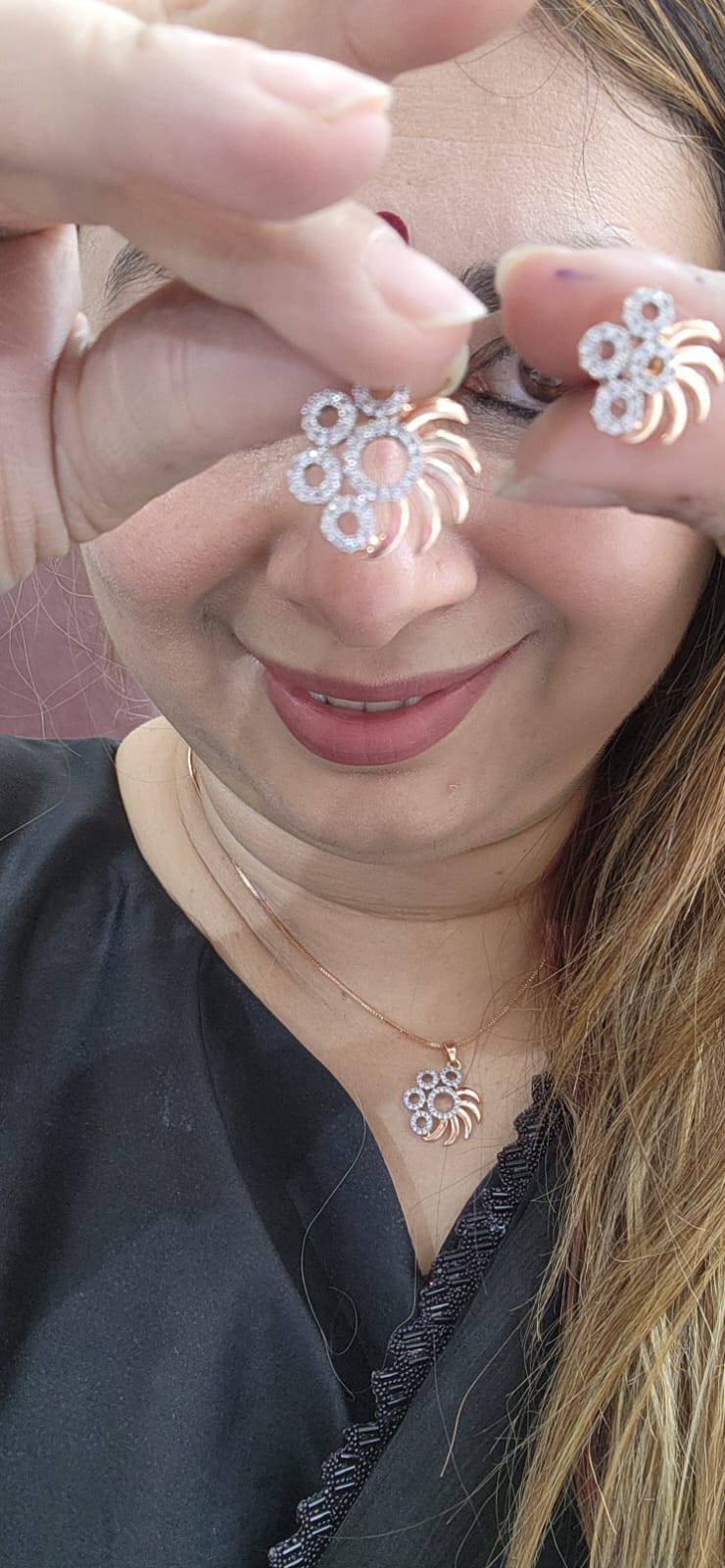 J2 - Circle - Leaf Pandant Set - Unique Design Rose Gold