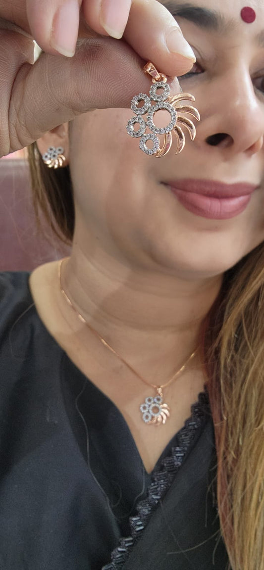 J2 - Circle - Leaf Pandant Set - Unique Design Rose Gold