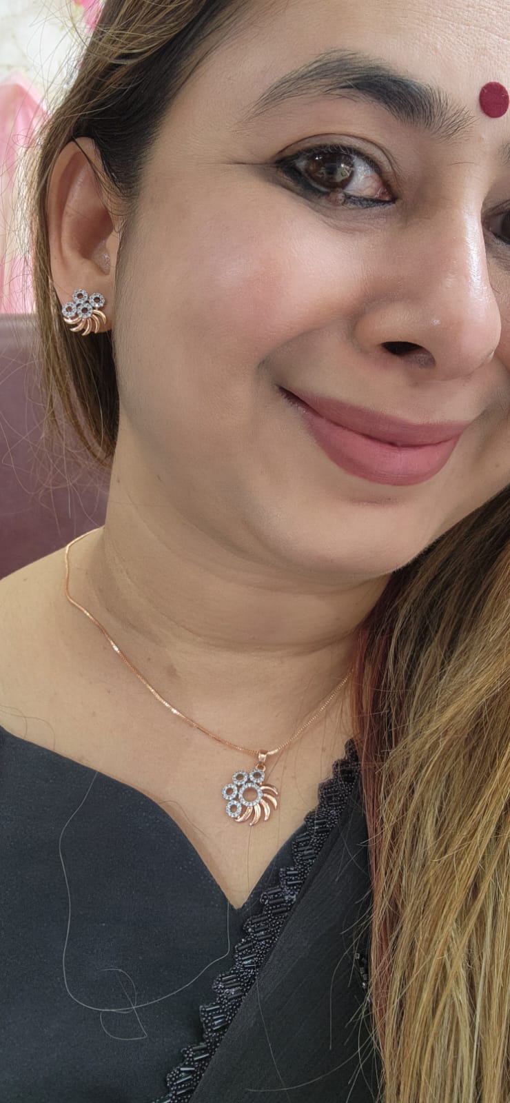 J2 - Circle - Leaf Pandant Set - Unique Design Rose Gold