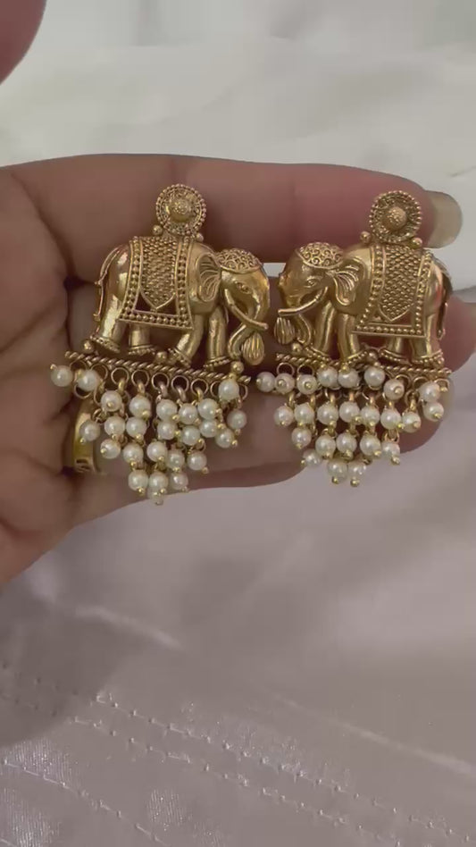 Royal Elephant Pearl Choker Set