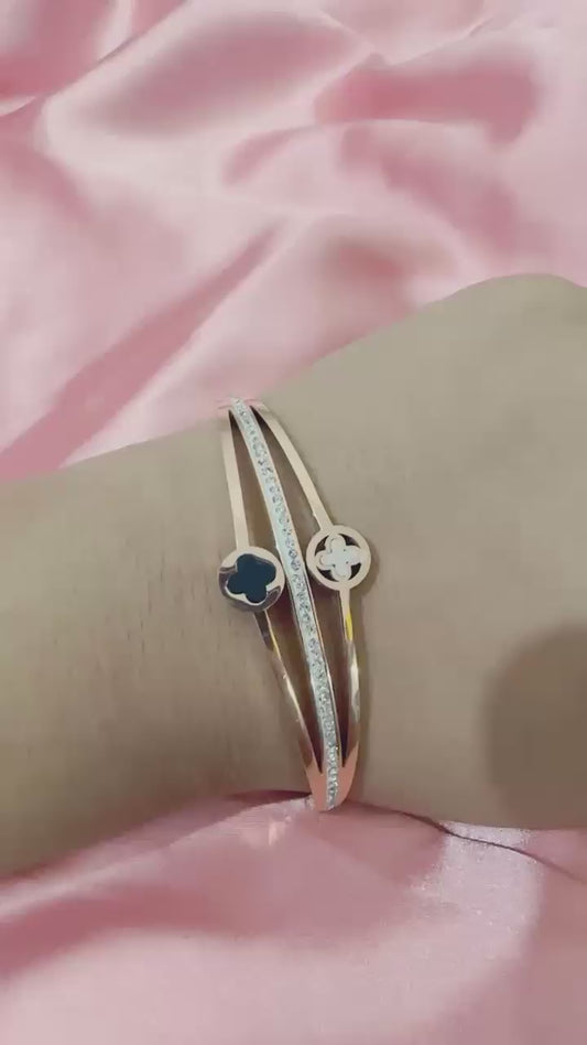 Elegant Clover Bloom Bangle
